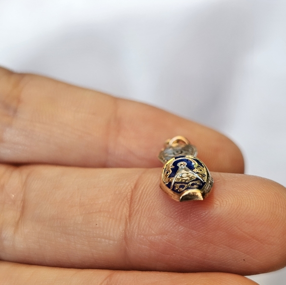 10k Solid Gold Sandal Charm / Pendant - Picture 3 of 10